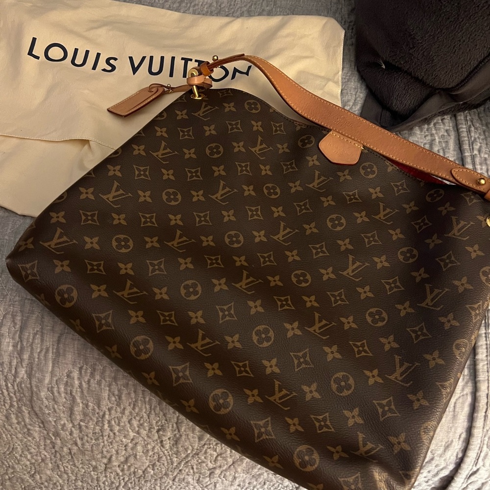 Louis Vuitton Graceful shoulder bag. Size MM